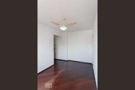 Apartamento para alugar com 65m², 2 quartos e 1 vagaSala