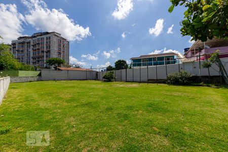 Apartamento à venda com 60m², 2 quartos e 1 vaga Apartamento à venda com 60m², 2 quartos e 1 vagaCampo de Futebol