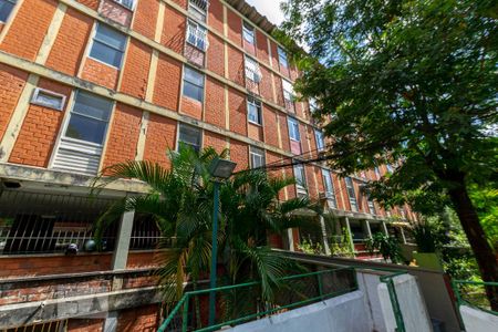 Apartamento à venda com 60m², 2 quartos e 1 vaga Apartamento à venda com 60m², 2 quartos e 1 vagaFachada do bloco