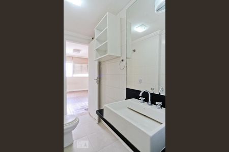 Apartamento para alugar com 80m², 2 quartos e 1 vaga Apartamento para alugar com 80m², 2 quartos e 1 vagaBanheiro da Suíte