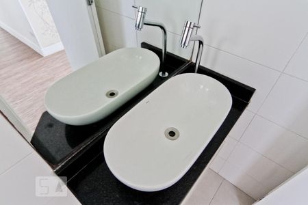 Apartamento para alugar com 80m², 2 quartos e 1 vaga Apartamento para alugar com 80m², 2 quartos e 1 vagaBanheiro