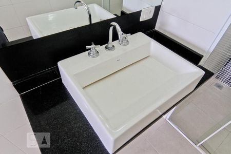 Apartamento para alugar com 80m², 2 quartos e 1 vaga Apartamento para alugar com 80m², 2 quartos e 1 vagaBanheiro da Suíte