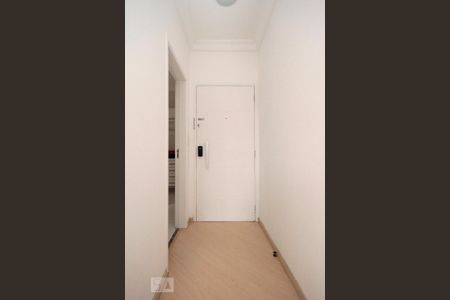 Corredor de apartamento para alugar com 3 quartos, 115m² em Consolação, São Paulo