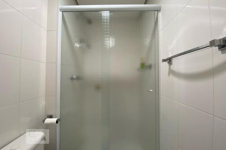 Banheiro de apartamento para alugar com 2 quartos, 85m² em Vila Suzana, São Paulo