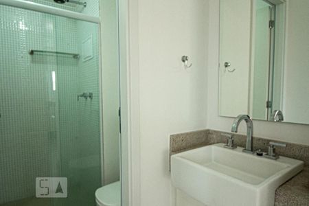 Studio para alugar com 42m², 1 quarto e 1 vaga Studio para alugar com 42m², 1 quarto e 1 vagaBanheiro