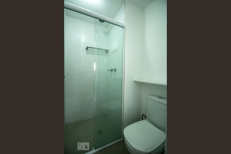 Studio para alugar com 42m², 1 quarto e 1 vaga Studio para alugar com 42m², 1 quarto e 1 vagaBanheiro