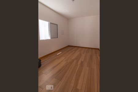 Quarto 1 de casa para alugar com 2 quartos, 120m² em Jardim Trussardi, São Paulo