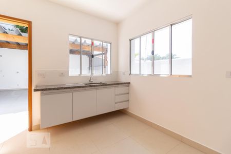 Casa para alugar com 120m², 2 quartos e 2 vagas Casa para alugar com 120m², 2 quartos e 2 vagasCozinha