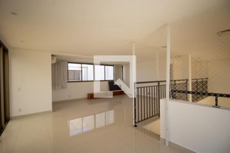 Apartamento à venda com 368m², 4 quartos e 4 vagasSala da Cobertura