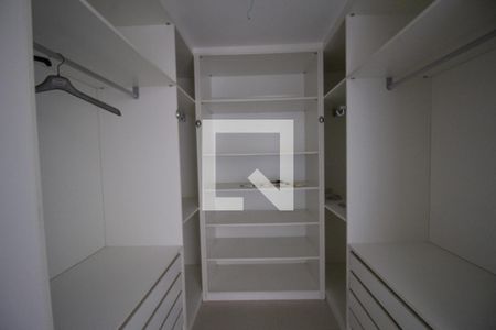 Apartamento à venda com 368m², 4 quartos e 4 vagasCloset da Suíte 4