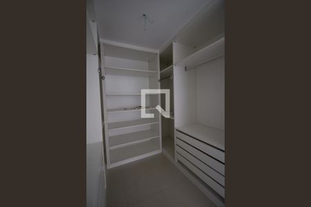 Apartamento à venda com 368m², 4 quartos e 4 vagasCloset da Suíte 4