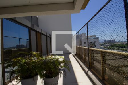 Varanda de apartamento à venda com 4 quartos, 368m² em Barra da Tijuca, Rio de Janeiro