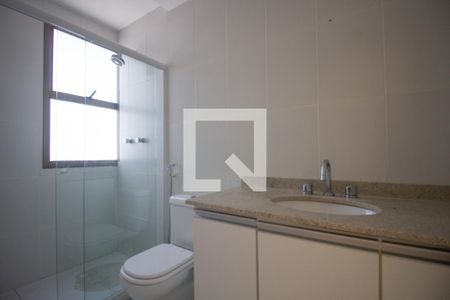 Apartamento à venda com 368m², 4 quartos e 4 vagasBanheiro da Suíte 1