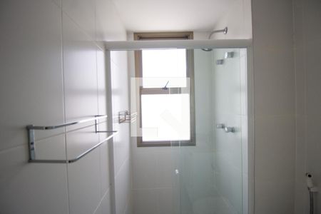 Apartamento à venda com 368m², 4 quartos e 4 vagasBanheiro da Suíte 2