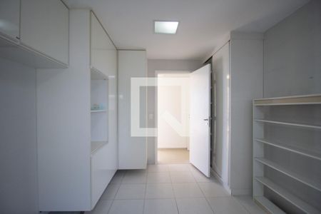 Apartamento à venda com 368m², 4 quartos e 4 vagasCozinha e Área de Serviço
