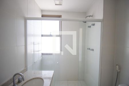 Apartamento à venda com 368m², 4 quartos e 4 vagasBanheiro da Suíte 4