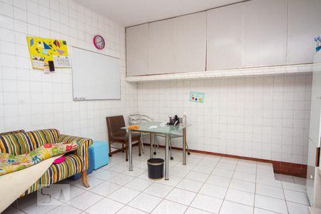 Casa à venda com 500m², 4 quartos e 5 vagasSalão