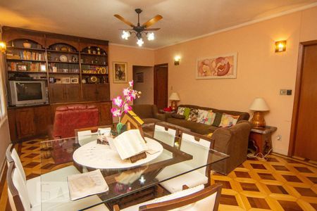 Sala de casa à venda com 4 quartos, 500m² em Jardim Monte Kemel, São Paulo