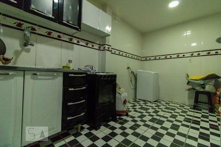 Cozinha de apartamento para alugar com 1 quarto, 50m² em Olaria, Rio de Janeiro