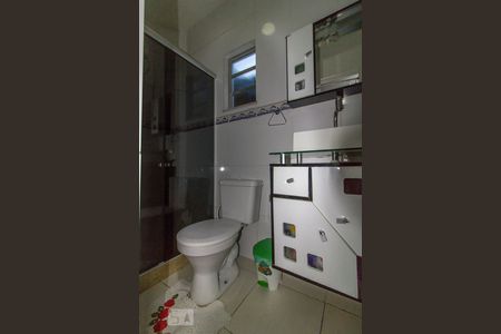 Banheiro de apartamento para alugar com 1 quarto, 50m² em Olaria, Rio de Janeiro