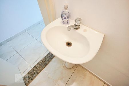 Detalhe lavabo de casa de condomínio para alugar com 2 quartos, 60m² em Chácara Belenzinho, São Paulo