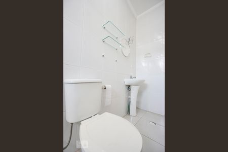 Casa de condomínio para alugar com 60m², 2 quartos e 1 vagaBanheiro social