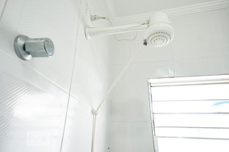 Casa de condomínio para alugar com 60m², 2 quartos e 1 vagaDetalhe banheiro suíte 01