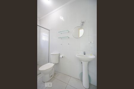 Banheiro suíte 01 de casa de condomínio para alugar com 2 quartos, 60m² em Chácara Belenzinho, São Paulo