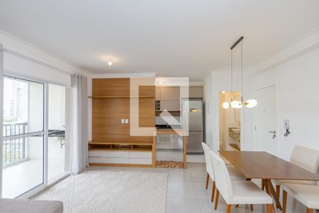 Sala de apartamento à venda com 2 quartos, 77m² em Vila Cordeiro, São Paulo