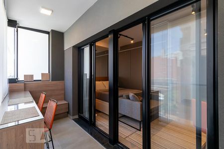 Varanda de kitnet/studio à venda com 1 quarto, 34m² em Pinheiros, São Paulo