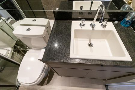 Banheiro de kitnet/studio à venda com 1 quarto, 34m² em Pinheiros, São Paulo