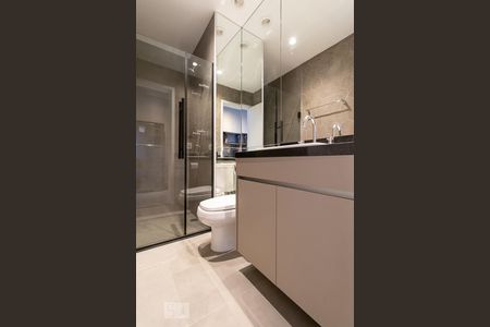 Banheiro de kitnet/studio à venda com 1 quarto, 34m² em Pinheiros, São Paulo