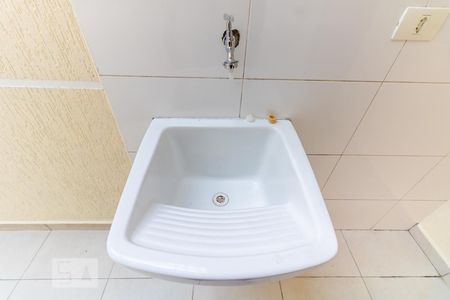 Casa à venda com 65m², 2 quartos e 1 vagaÁrea de Serviço