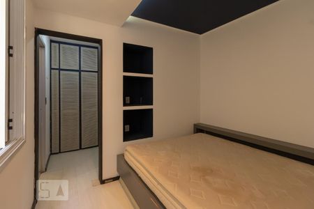 quarto de kitnet/studio à venda com 1 quarto, 30m² em Petrópolis, Porto Alegre
