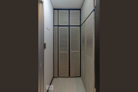 closet de kitnet/studio à venda com 1 quarto, 30m² em Petrópolis, Porto Alegre
