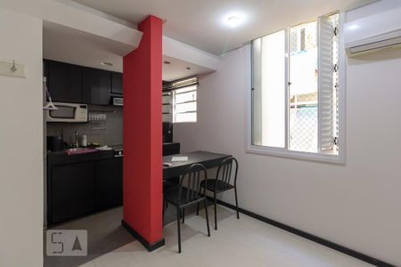 sala de kitnet/studio à venda com 1 quarto, 30m² em Petrópolis, Porto Alegre