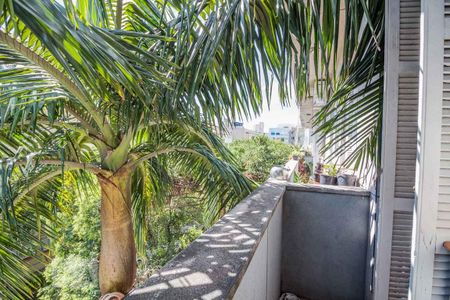 Sacada de apartamento à venda com 3 quartos, 100m² em Santana, Porto Alegre