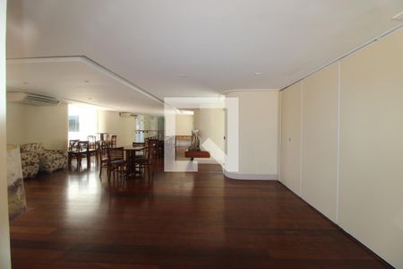 Apartamento à venda com 180m², 5 quartos e 3 vagasÁrea comum - Salão de festas