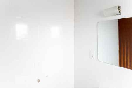 Banheiro de kitnet/studio para alugar com 1 quarto, 30m² em Vila Marieta, São Paulo