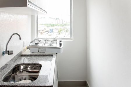 Cozinha de kitnet/studio para alugar com 1 quarto, 15m² em Vila Marieta, São Paulo