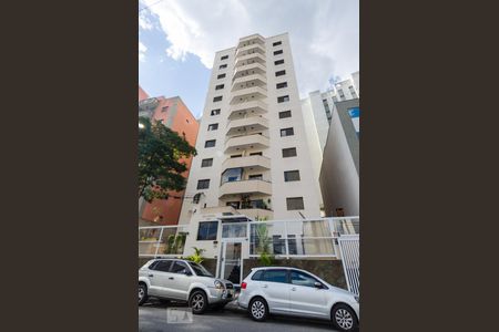 Apartamento para alugar com 70m², 2 quartos e 1 vaga Apartamento para alugar com 70m², 2 quartos e 1 vagaFachada