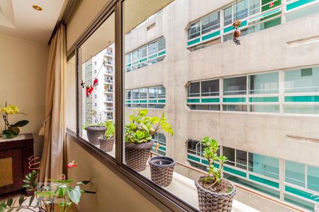Sala - Janela de apartamento à venda com 3 quartos, 130m² em Santa Cecilia, São Paulo