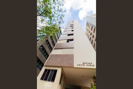 Apartamento à venda com 130m², 3 quartos e 2 vagasFachada