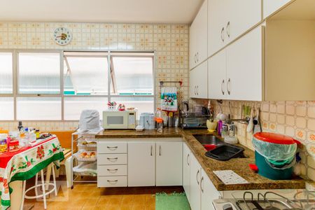 Apartamento à venda com 130m², 3 quartos e 2 vagasCozinha