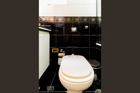 Apartamento à venda com 130m², 3 quartos e 2 vagasSuíte - Banheiro