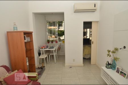 Apartamento para alugar com 47m², 2 quartos e sem vagaSala