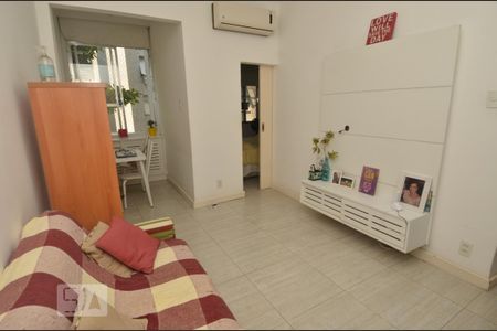 Apartamento para alugar com 47m², 2 quartos e sem vagaSala