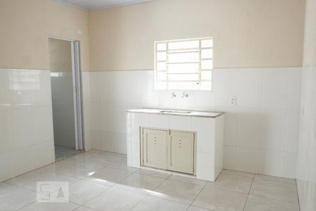 Cozinha de casa à venda com 2 quartos, 130m² em Vila Guilhermina, São Paulo