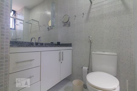 Banheiro de kitnet/studio à venda com 1 quarto, 28m² em Chácara Santo Antônio (zona Sul), São Paulo