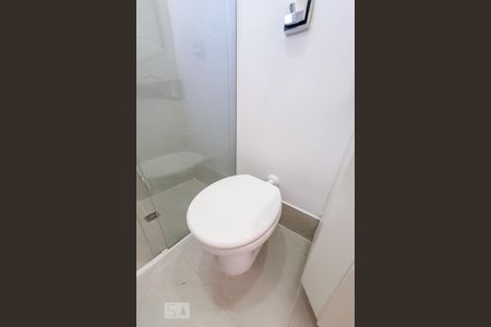 Banheiro de apartamento para alugar com 1 quarto, 44m² em Alto da Lapa, São Paulo